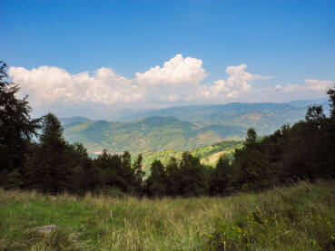 Pogled na selo sa finim oblacima