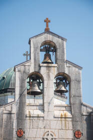 Zvona na crkvi manastira Tvrdoš kod Trebinja, podignutoj u 13. vijeku.