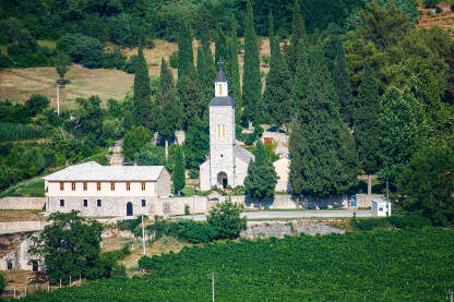 Manastir Žitomislić je jedan od kulturno najznačajnijih pravoslavnih manastira Hercegovine iz 16. vijeka, a posvećen je Blagovještenju Presvete Bogorodice. Nalazi se u kotlini na putu iz Mostara