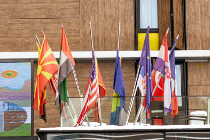 Zastava ispred hotela Europa