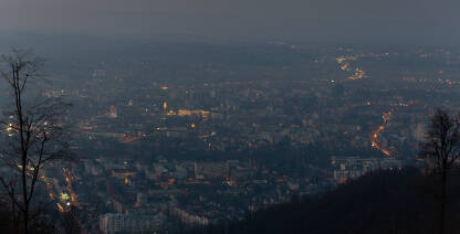 Gradska panorama Banja Luke u sumrak