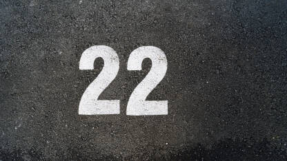 Broj 22 na asfaltu