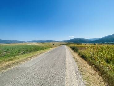 Tipični seoski put u Srbiji