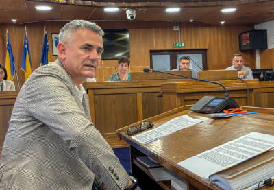 Siniša Milić, političar i funkcioner SNSD-a. Bio na funkciji gradonačelnika i predsjednika skupštine Brčko distrikta.