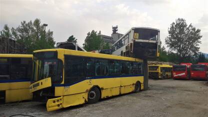 Odlagalište starih autobusa u firmi GRAS u Sarajevu