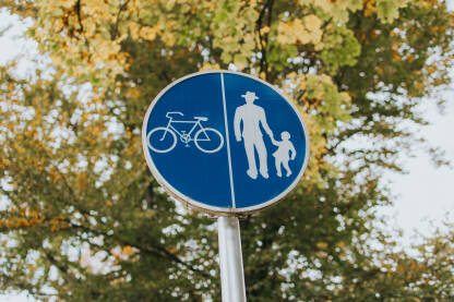 Znak staza za pješake i bicikliste