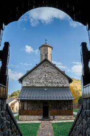 Na 25-om kilometru zapadno od Teslića, u podnožju planine Borja u ambijentu netaknute prirode, smješten je srednjevjekovni manastir Liplje koji datira iz 13. vijeka.