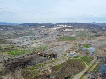 Rudnik uglja, površinski kop, snimak dronom. Rudnik Šikulje, Lukavac.