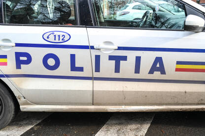 Policijski patrolni automobil u Rumuniji.