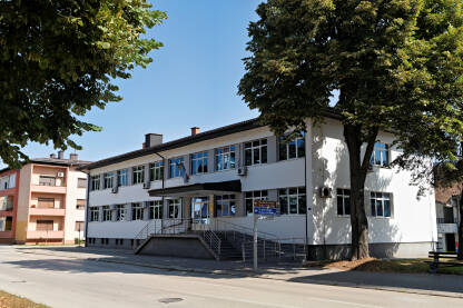Zgrada Osnovnog suda u Tesliću.