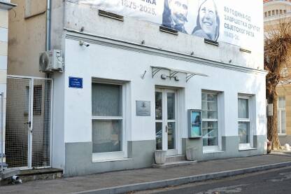 Zavičajni muzej u Gradisci nalazi se u bivšem hotelu Kajzer, trenutno se nalaze postavke iz praistorije i Drugog svjetskog rata a cesto se organizuju razne izložba.