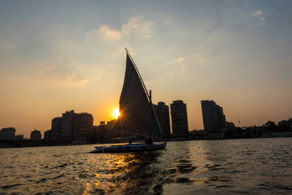 zalazak Sunca na rijeci Nil.