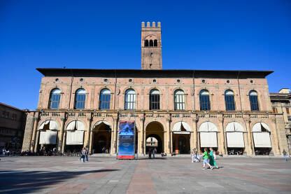 Bologna, Italija. Bolonja. Piazza Maggiore, glavni trg u gradu. Palazzo Re Enzo.