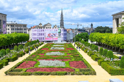 Brisel, Belgija: park u centru grada. Vrt Mont des Arts.