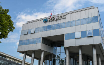 Investiciono-razvojna banka Republike Srpske (IRB RS), sa sjedištem u Banjaluci, registrovana je kao akcionarsko društvo a 100 odsto vlasništva ima Republika Srpska.