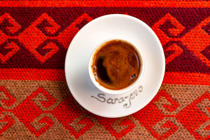 Bosanska kafa i motiv bosanskog  ćilima