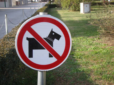 Park sa zabranom uvođenja pasa.