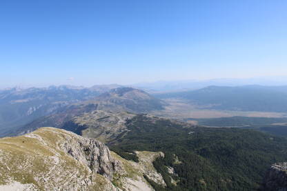 Panorama planine Velež, u blizini Mostara.