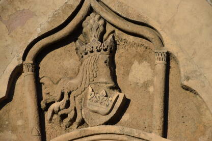 Kraljevski portal se nalazi na ulazu u jajačku tvrđavu. Na njemu je vidljiv grb kraljevske familije Kotromanića.