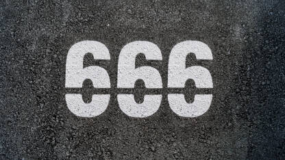 Broj 666 na asfaltu