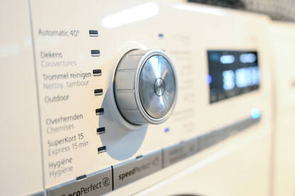 Mašina za pranje veša. Kontrolni panel.