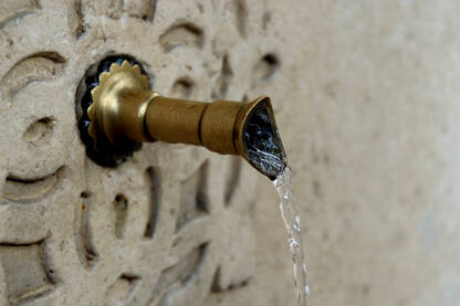 Javna česma, slavina, sarajevska česma, voda