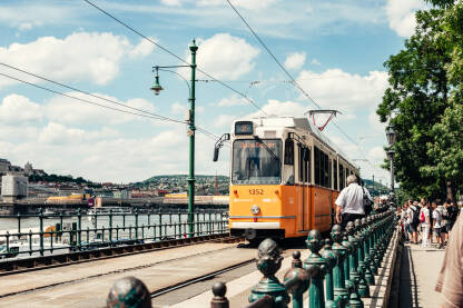 Javni prevoz u Budimpešti. Tramvaj.