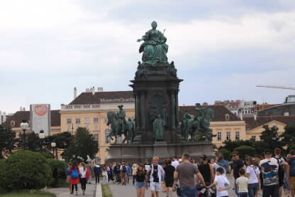 Beč, Austrija, ljeto 2019. Maria Theresien Platz. Spomenik Marije Tereze.