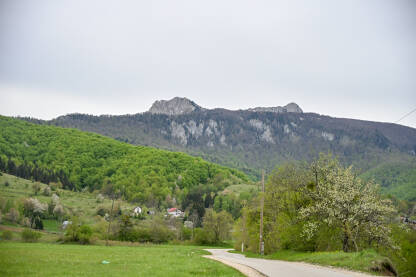 Planina Treskavica, BiH. Vrhovi planine u proljeće.