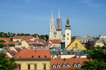 Zagreb, glavni grad Hrvatske, panorama. Zagreb je glavni i najveći grad Hrvatske.