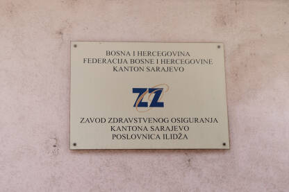 Zavod zdravstvenog osiguranja, Ilidža Tabla zavoda zdravstvenog osiguranja poslovnica Ilidža.