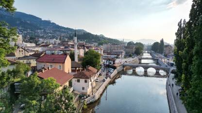 Šeher-Ćehajina ćuprija nalazi se na Miljacki u povijesnom središtu Sarajeva. Šeher-Ćehajina ćuprija je danas nacionalni spomenik Bosne i Hercegovine. Prvi most sagrađen u osmanskom razdoblju.