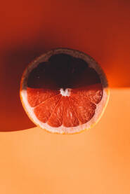 Izvor vitamina C. Grejp. Grejpfrut. Citrusi.