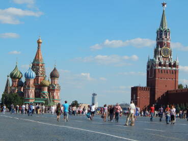 Crveni trg,ili krasnaja ploscad kako rusi to kazu,poznati trg u svijetu koji ga odlikuje Hram Sv.Vasilija Velikog i kao sat veliki sa njegove desne strane.