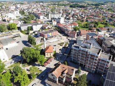 Zastava BiH na trgu u Velikoj Kladuši