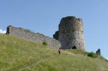 Stari grad Bjelaj se nalazi u blizini Bosanskog Petrovca. Prvi put se spominje 1495. Iste godine počinje njegovo utvrđivanje zbog osmanskih napada. Gradom je upravljao dizdar. Napušten je 1838.
