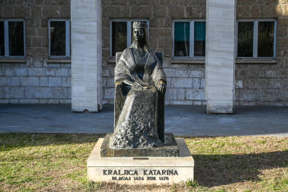 Skulptura Katarine Kosače koja je bila kraljica Bosne u XV vijeku.
