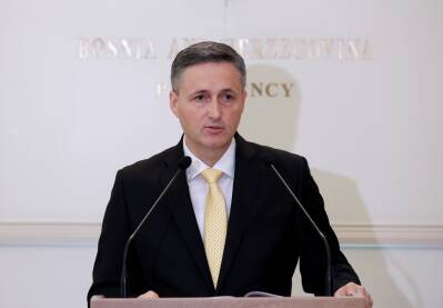 Denis Bećirović, bošnjački član Predsjedništva BiH, političar i historičar. Potpredsjednik je SDP-a