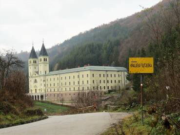 Samostan u Kraljevoj Sutjesci