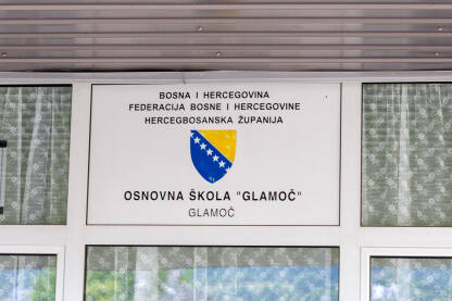 Tabla Osnovne škole Glamoč Tabla Osnovne škole Glamoč