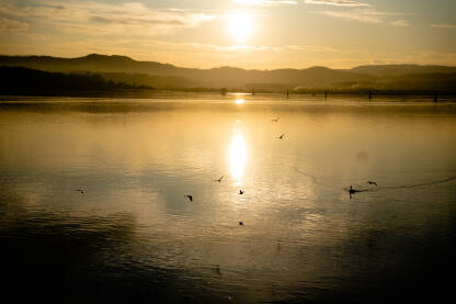 Zalazak sunca na jezeru Modrac.