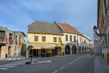 Vukovar, Hrvatska. Zgrade i ulica u centru grada.