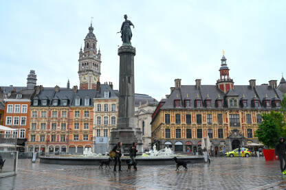 Lille, Francuska: Glavni trg ili Grand Place.