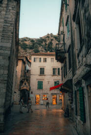 Posjeta jednom od najstarijih i najbolje očuvanih starih gradova na Jadranskom moru, gradu Kotoru.