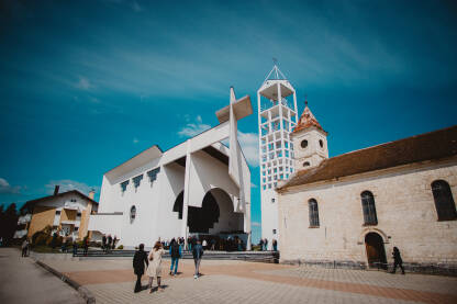 Stara župna crkva u Gornjem Zoviku, Brčko
Župa sveti Franjo Asiški
