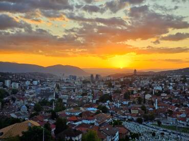 Pogled na Sarajevo sa Žute tabije.
