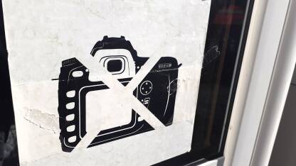 Znak "zabranjeno fotografiranje"