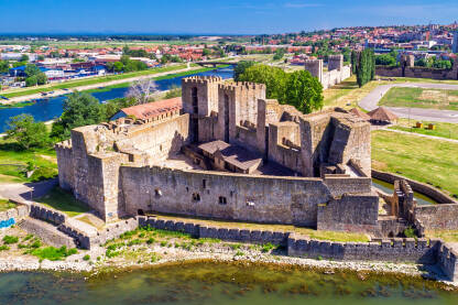 Smederevska tvrđava, Smederevo, Srbija Smederevska tvrđava snimljena dronom, Smederevo, Srbija