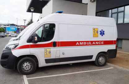 Ambulantno vozilo, kanton Sarajevo Ambulantno vozilo javne ustanove doma zdravlja kanton Sarajevo.