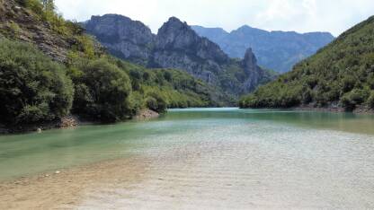 Plaža Diva Grabovica na Neretvi u blizini Jablanice.